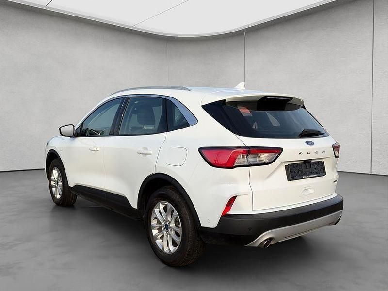 Gebraucht Ford Kuga Titanium 224 PS (164 kW) 2022 Weiß SUV