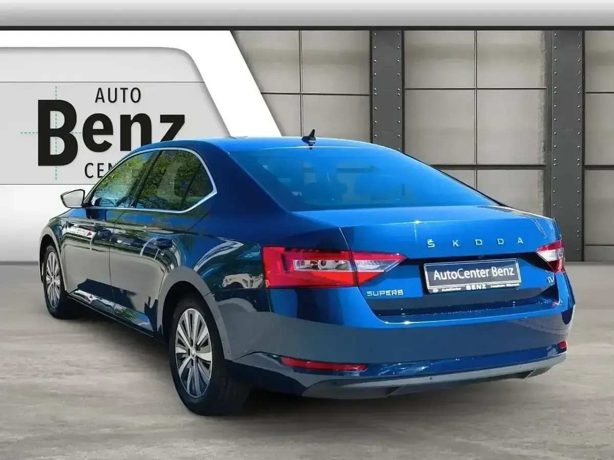 Gebraucht Skoda Superb Ambition 218 PS (160 kW) 2023 Blau Limousine