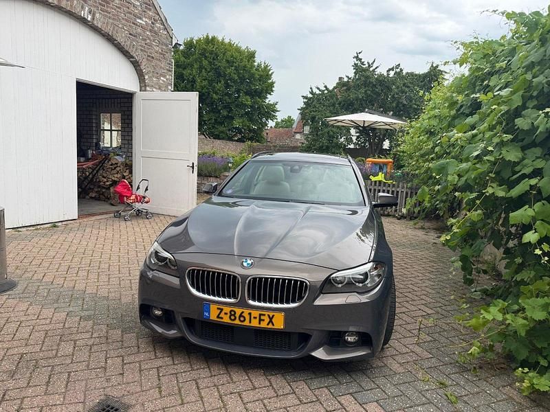 Andere farben Gebraucht 2014 BMW 528 Sport Line Kombi | 20.950 € - Bild 1/4