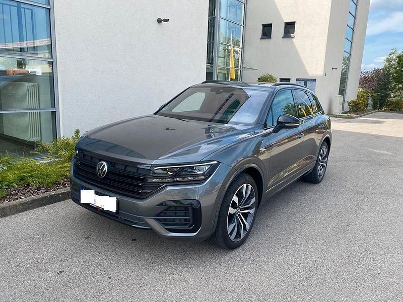 Grau Gebraucht 2022 VW Touareg R-line SUV | 42.590 € (Guter Preis) - Bild 1/4