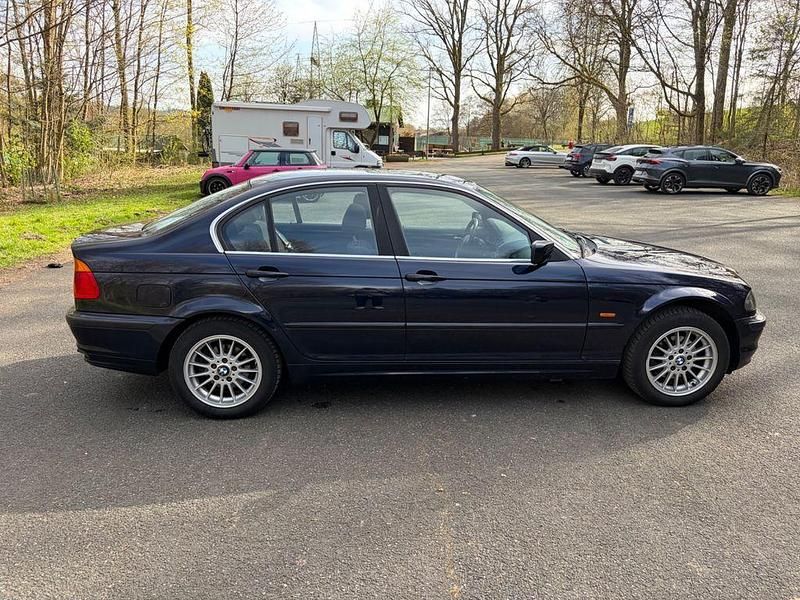 Gebraucht BMW 323 170 PS (125 kW) 1999 Blau Limousine