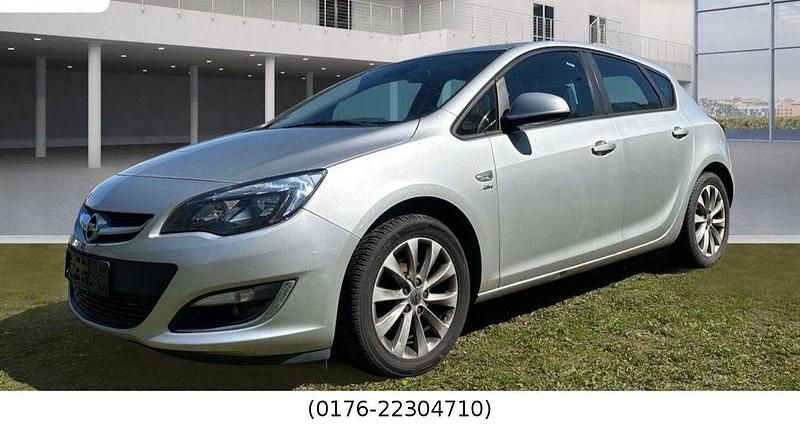 Usata Opel Astra Active 131 CV (96 kW) 2013 Argento Berlina