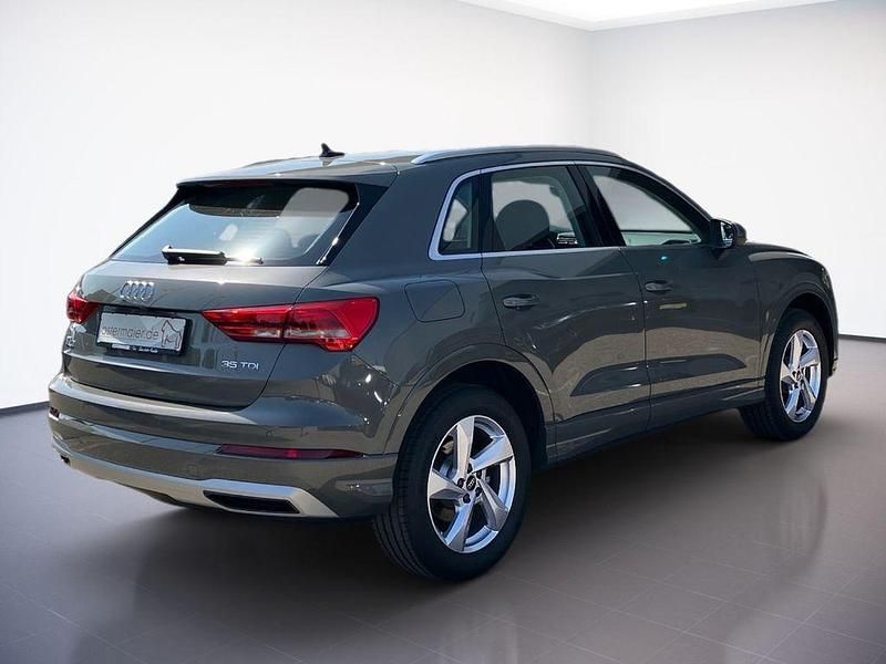 Neu Audi Q3 Advanced Plus 150 PS (110 kW) 2025 Grau SUV