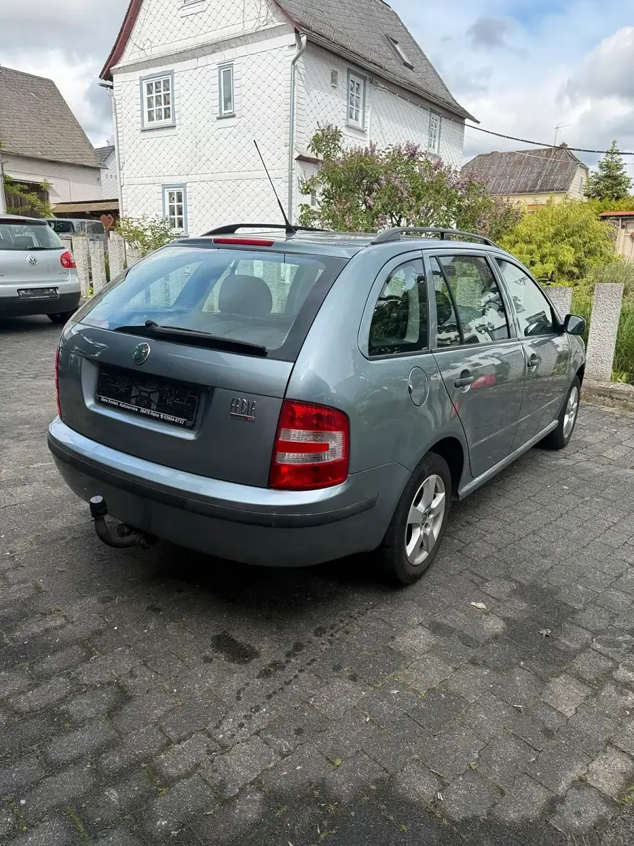 Używany Skoda Fabia 80 KM (58 kW) 2007 Szary Kombi