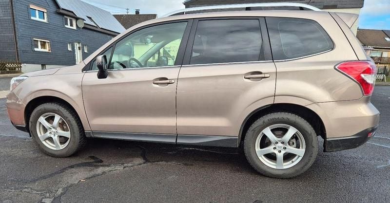 Beige Gebraucht 2013 Subaru Forester Exclusive+ SUV | 7.700 € (Fairer Preis) - Bild 1/4