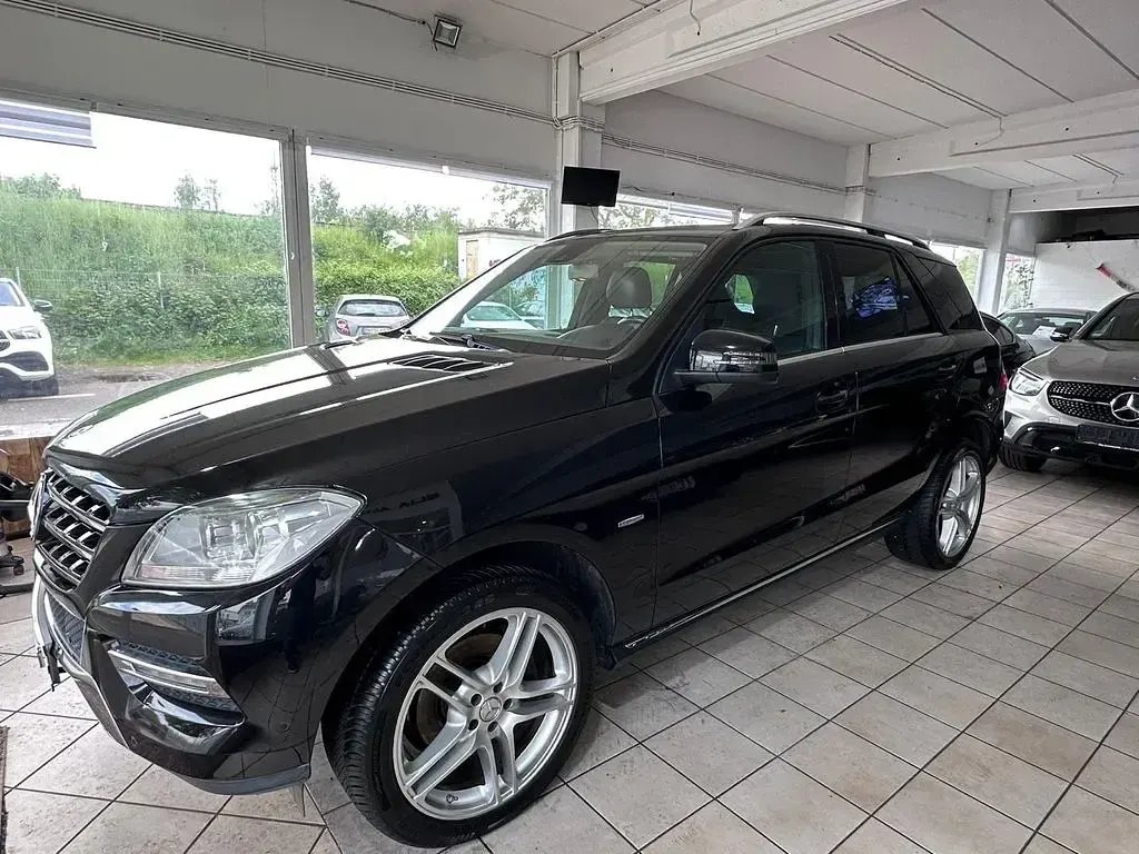 Gebraucht Mercedes ML350 258 PS (189 kW) 2012 Schwarz SUV