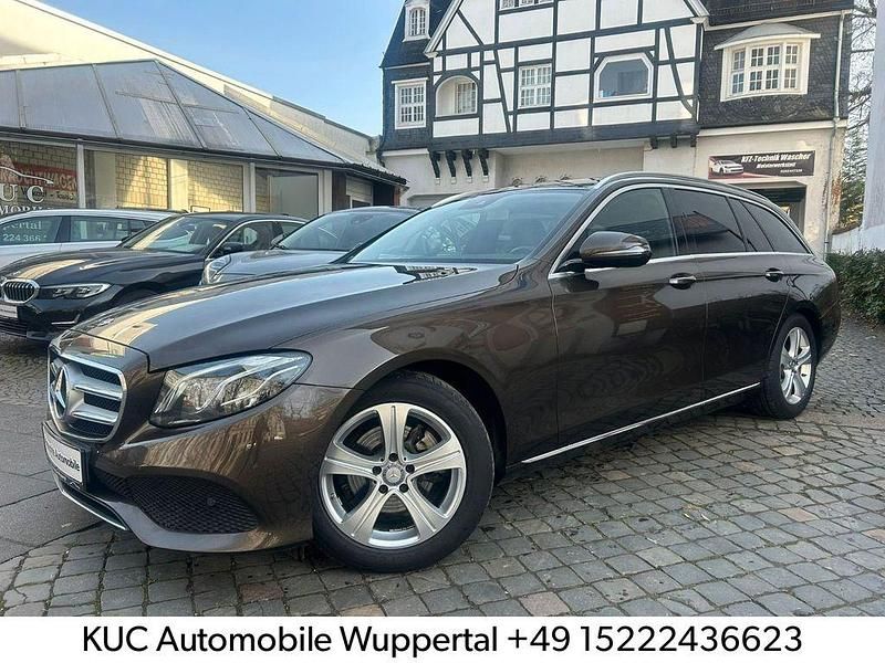 Gebraucht Mercedes E200 Avantgarde 184 PS (135 kW) 2017 Braun Limousine