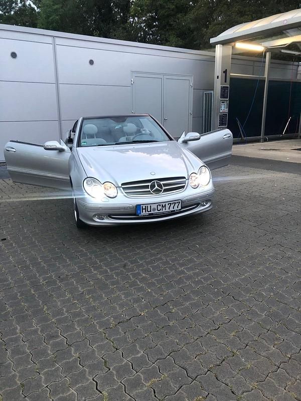 Grau Gebraucht 2003 Mercedes CLK200 Avantgarde Cabrio | 6.500 € - Bild 1/4
