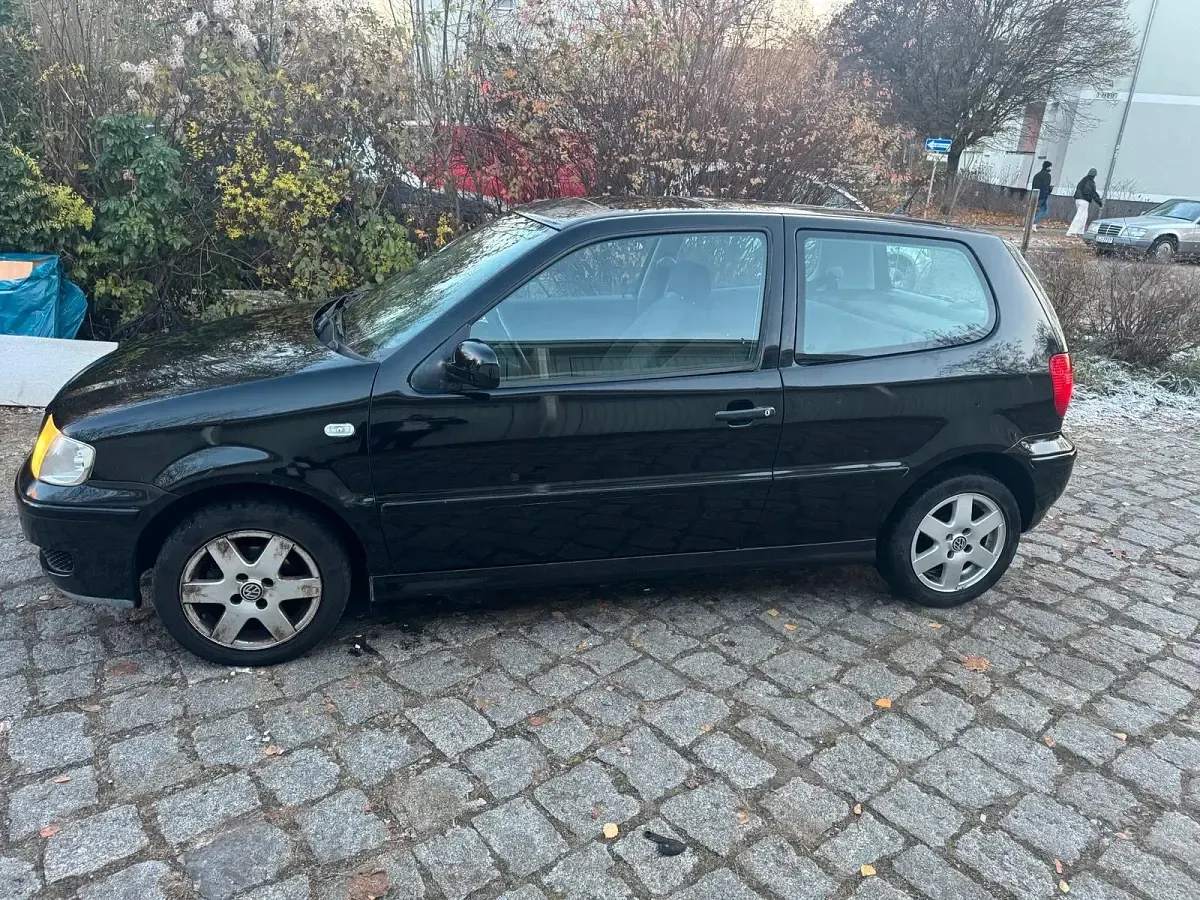 Gebraucht VW Polo 60 PS (44 kW) 2001 Schwarz Kleinwagen