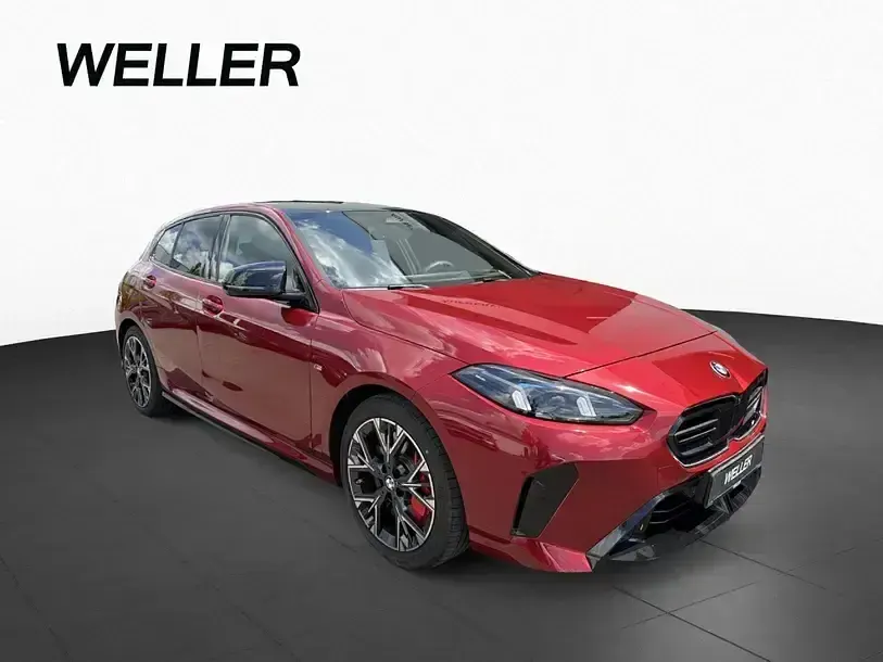 Gebraucht BMW M135 Performance 300 PS (220 kW) 2025 Dragon fire rot (rot) Kleinwagen