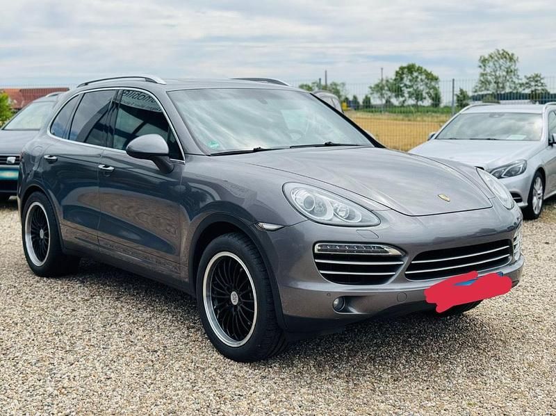 Silber Gebraucht 2011 Porsche Cayenne SUV | 17.990 € (Superpreis) - Bild 1/4