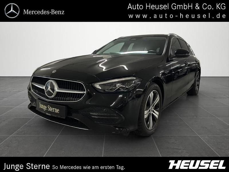Obsidianschwarz metallic Gebraucht 2022 Mercedes C300 Avantgarde Kombi | 35.900 € (Guter Preis) - Bild 1/4