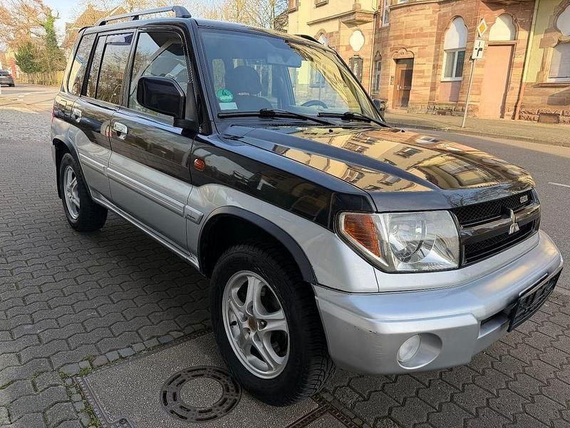Gebraucht Mitsubishi Pajero Motion 129 PS (94 kW) 2004 Grau SUV