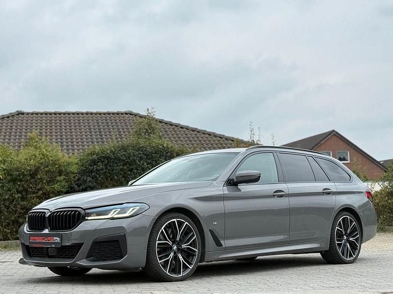 Grau Gebraucht 2022 BMW 540 M Sport Limousine | 31.990 € (Fairer Preis) - Bild 1/4