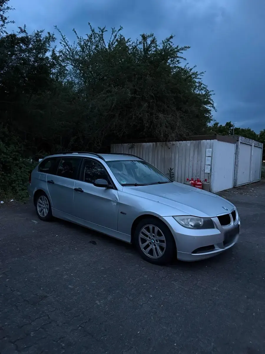 Gebraucht BMW 320 164 PS (120 kW) 2005 Grau Kombi