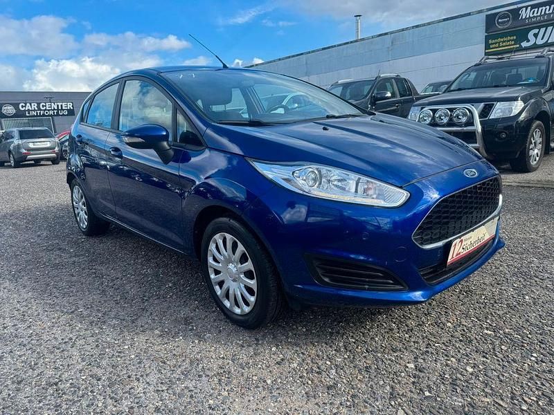 Gebraucht Ford Fiesta Trend 101 PS (74 kW) 2016 Blau Limousine