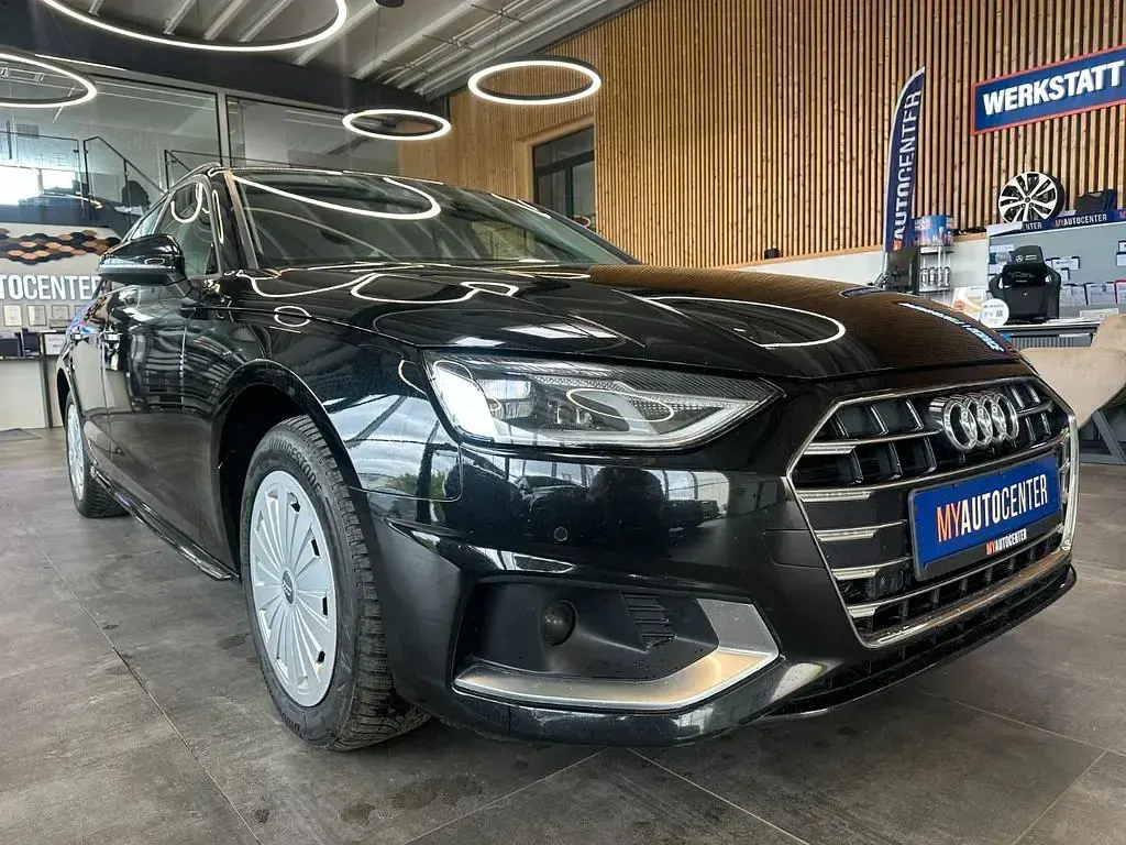 Gebraucht Audi A4 Advanced Plus 136 PS (100 kW) 2021 Schwarz Kombi