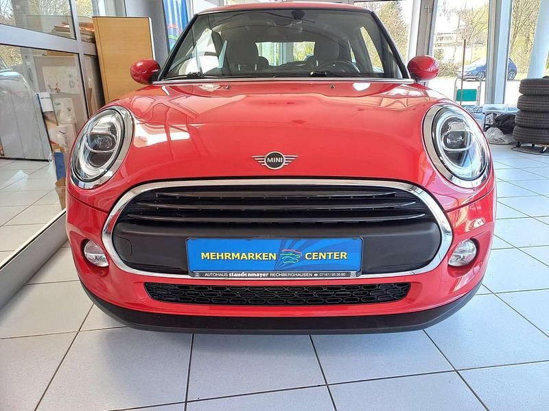 Gebraucht Mini ONE 102 PS (75 kW) 2019 Chili red Kleinwagen