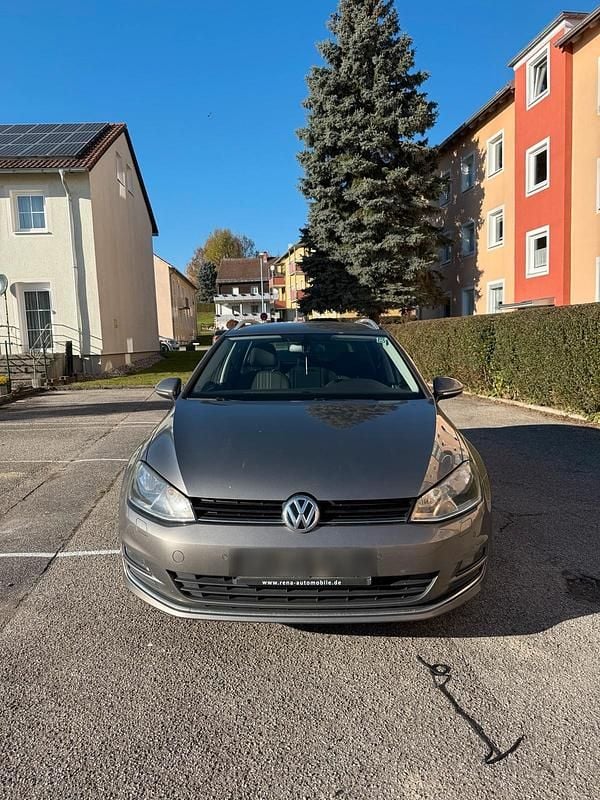 Gebraucht VW Golf VII LOUNGE 110 PS (80 kW) 2016 Braun Kombi