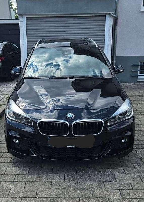 Gebraucht 2016 BMW 220 Gran Tourer Luxury Line Van / Kleinbus | 18.000 € (Fairer Preis) - Bild 1/4
