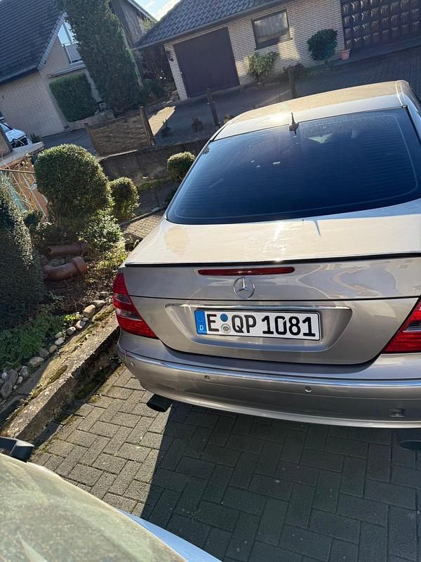 Gebraucht Mercedes E270 177 PS (130 kW) 2003 Limousine