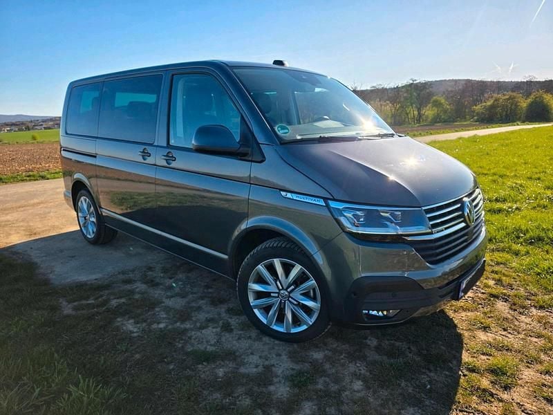 Second-hand VW Multivan 204 CP (150 kW) 2022 Gri Monovolum