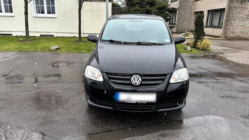 Gebraucht VW Fox 65 PS (47 kW) 2005 Schwarz Kleinwagen