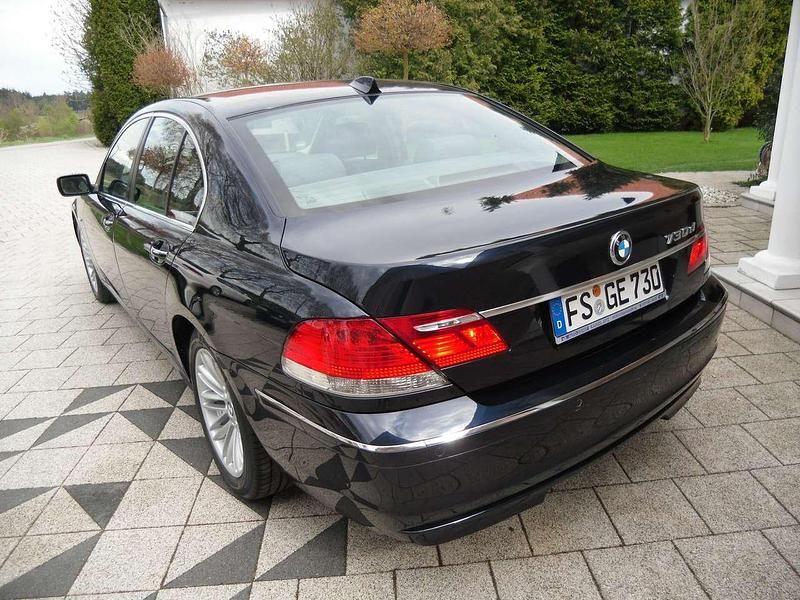 Gebraucht BMW 730 231 PS (169 kW) 2006 Blau Limousine
