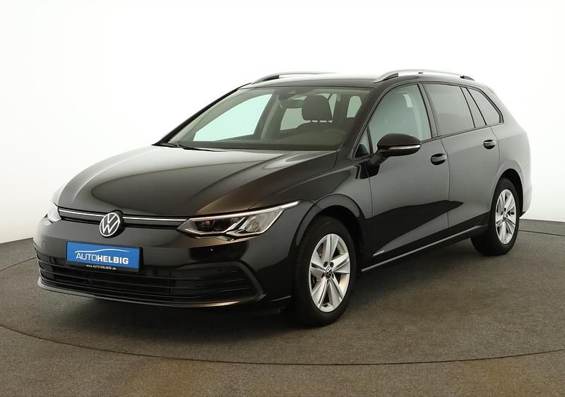 Gebraucht VW Golf VIII Life 150 PS (110 kW) 2023 Deep black perleffekt Kombi