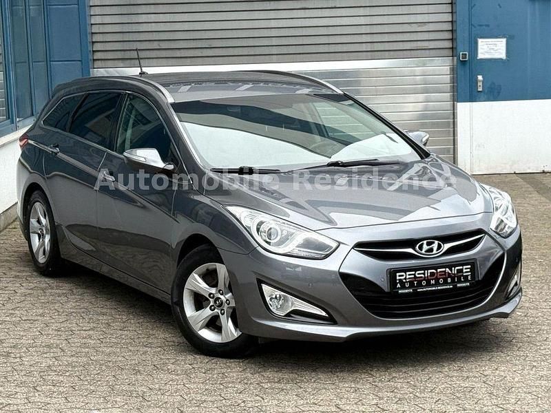 Gebraucht Hyundai i40 Style 177 PS (130 kW) 2011 Silber Kombi