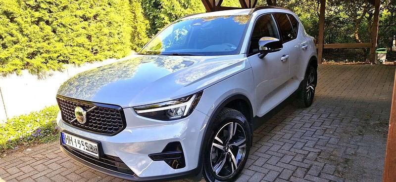 Usado Volvo XC40 Plus 197 HP (144 kW) 2024 Cinzento SUV