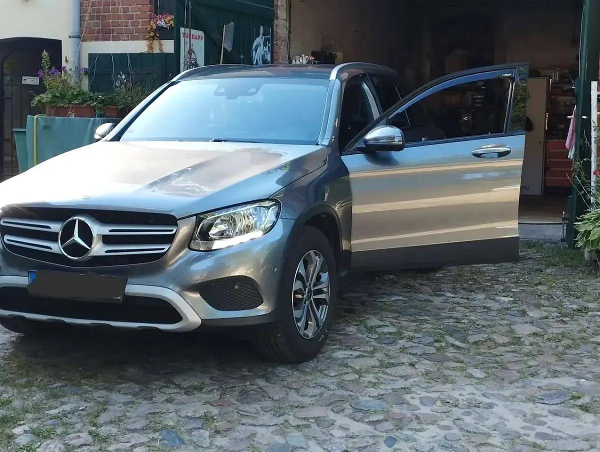Gebraucht Mercedes GLC250 204 PS (150 kW) 2018 Grau SUV