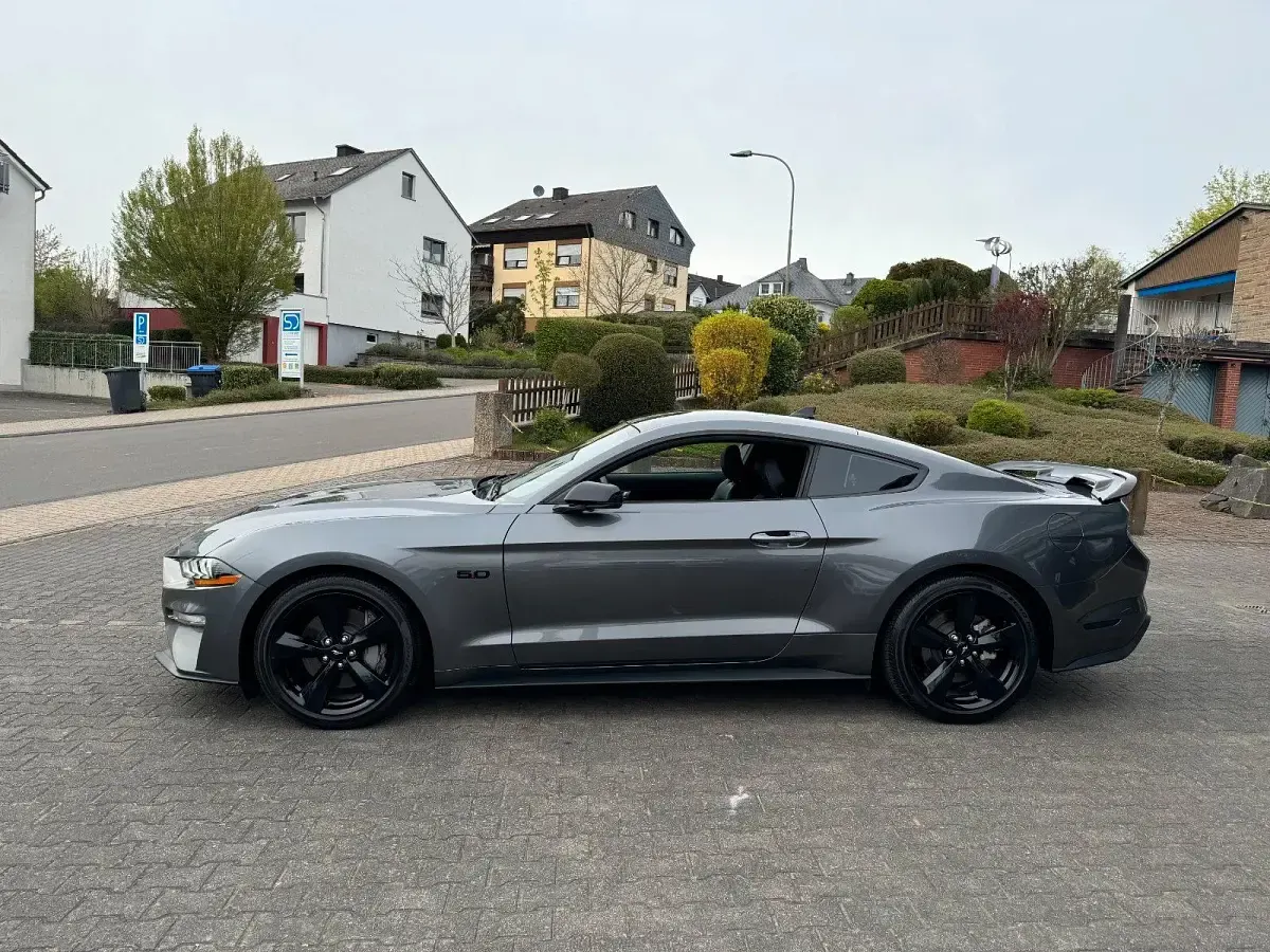 Gebraucht Ford Mustang GT Fastback 466 PS (342 kW) 2023 Carbonized grey met Coupé