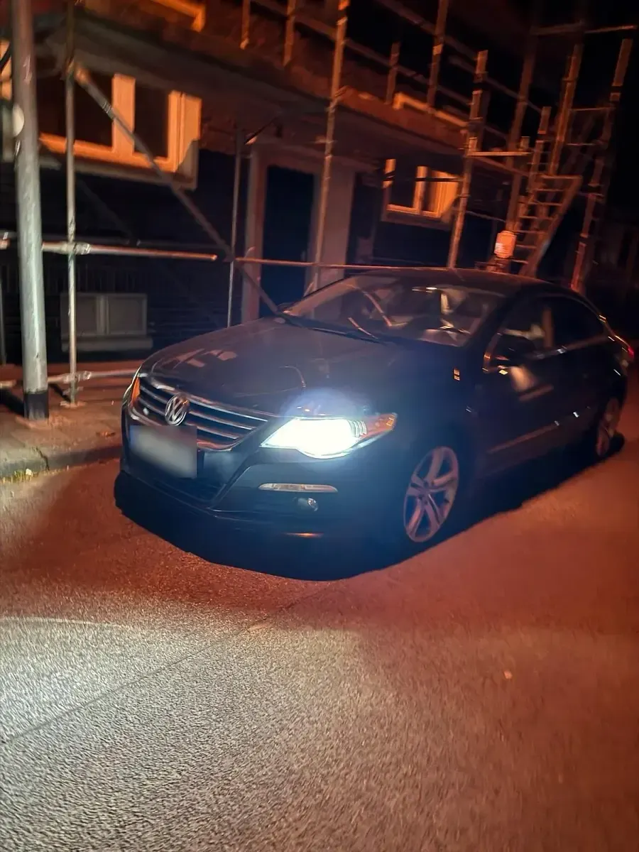 Gebraucht VW Passat R-line 140 PS (102 kW) 2011 Schwarz Limousine