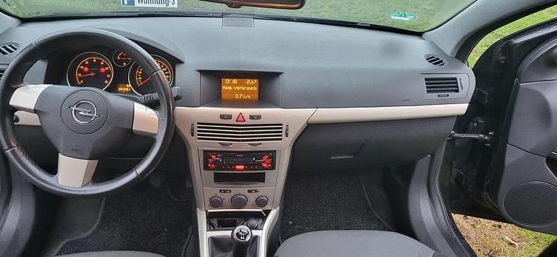 Gebraucht Opel Astra GTC 90 PS (66 kW) 2008 Schwarz Coupé