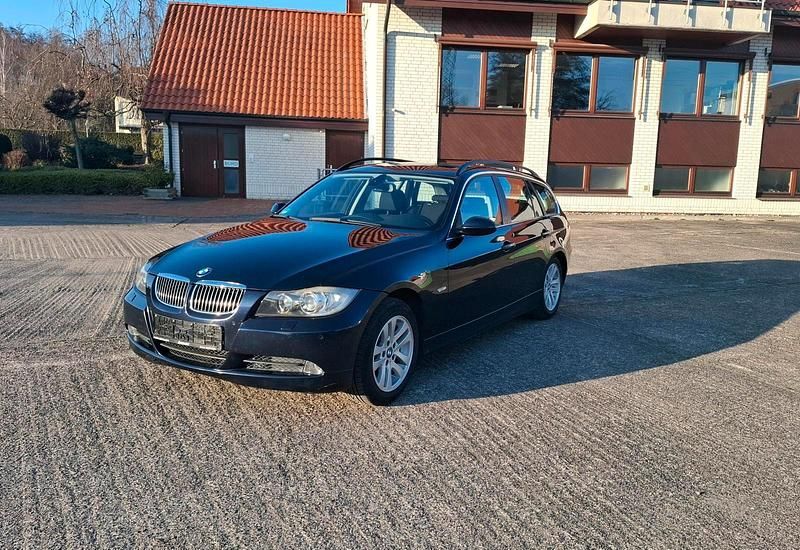 Gebraucht BMW 325 211 PS (155 kW) 2008 Blau Kombi