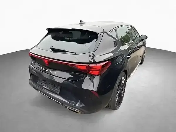 Neu Cupra Leon 272 PS (200 kW) 2026 Midnight schwarz Limousine