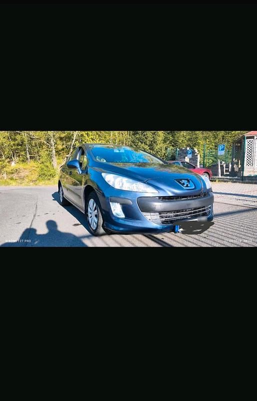 Gebraucht Peugeot 308 120 PS (88 kW) 2008 Andere farben Limousine