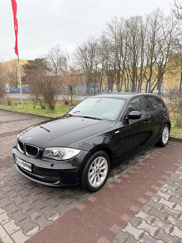 Gebraucht BMW 116 116 PS (85 kW) 2010 Schwarz Kleinwagen