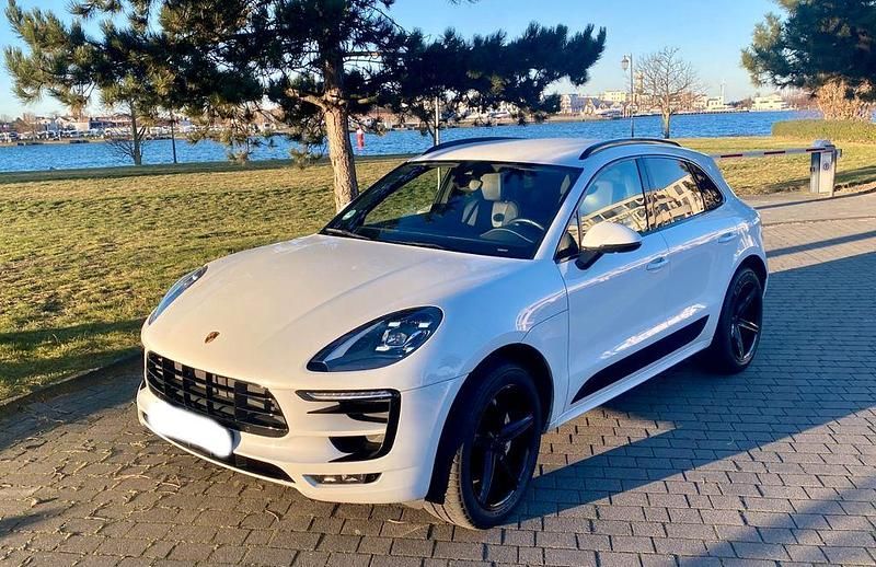 Second-hand Porsche Macan 258 CP (189 kW) 2016 Alb SUV