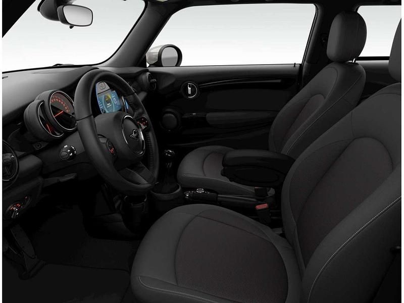 Gebraucht Mini Cooper Essential 136 PS (100 kW) 2023 Silber Kleinwagen