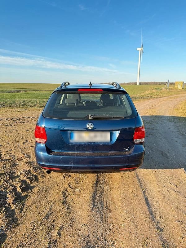 Gebraucht VW Golf VI 105 PS (77 kW) 2011 Blau Kleinwagen