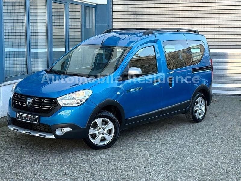 Gebraucht Dacia Dokker Stepway 131 PS (96 kW) 2021 Blau Van / Kleinbus