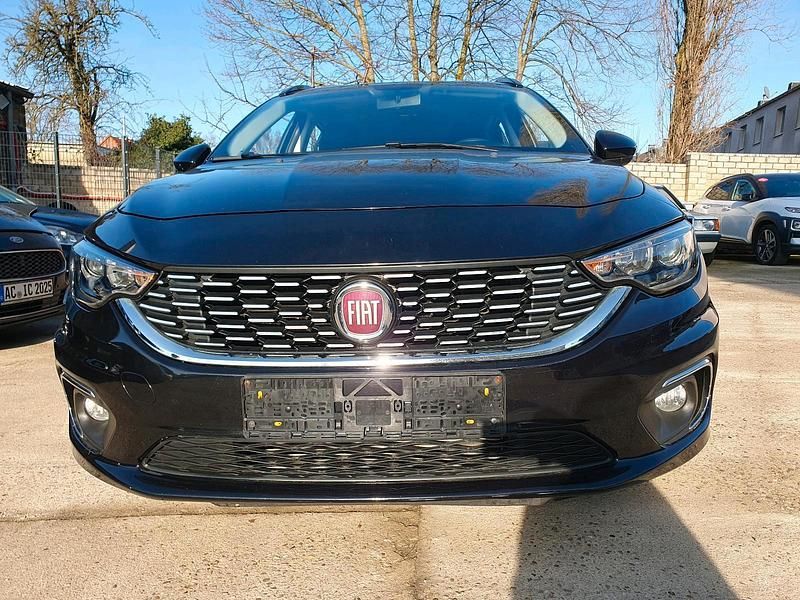 Schwarz Gebraucht 2018 Fiat Tipo Limousine | 9.600 € (Fairer Preis) - Bild 1/4