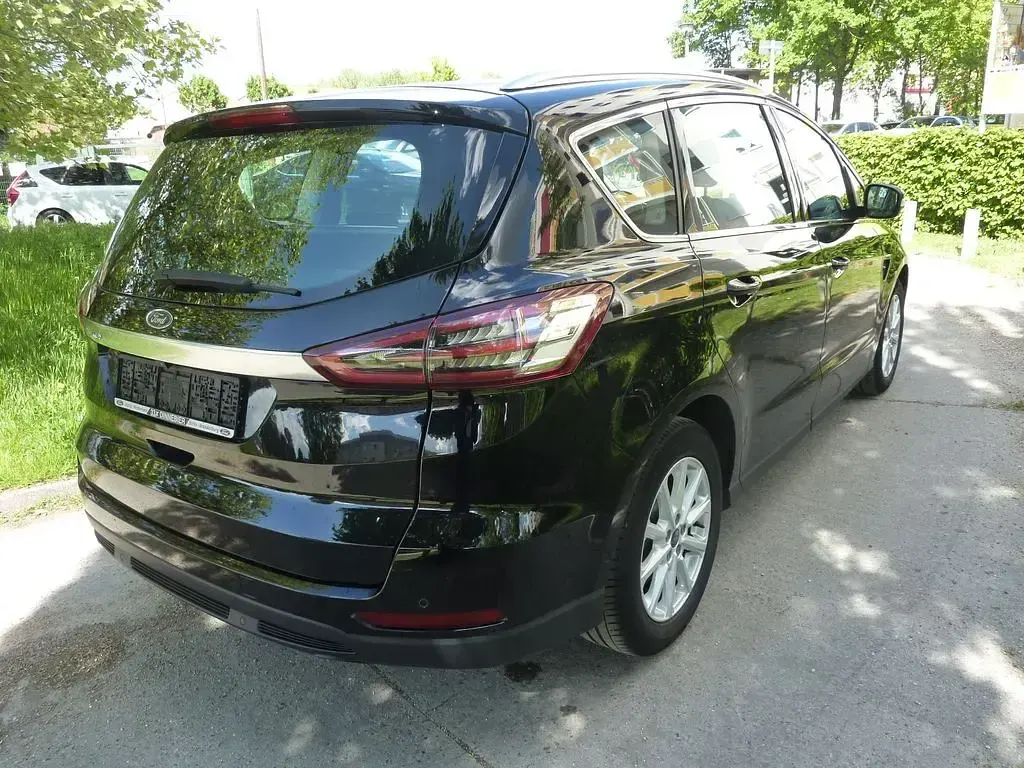 Gebraucht Ford S-MAX Titanium 150 PS (110 kW) 2018 Schwarz Van / Kleinbus