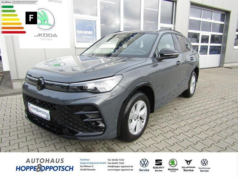 Grau Gebraucht 2024 VW Tiguan R-line SUV | 51.990 € (Teuer) - Bild 1/4