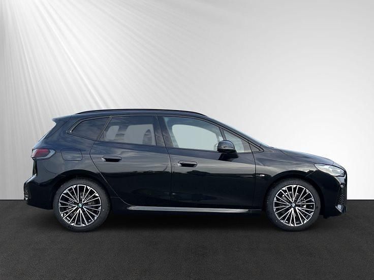 Gebraucht BMW 220 M Sport 170 PS (125 kW) 2025 Saphirschwarz metallic