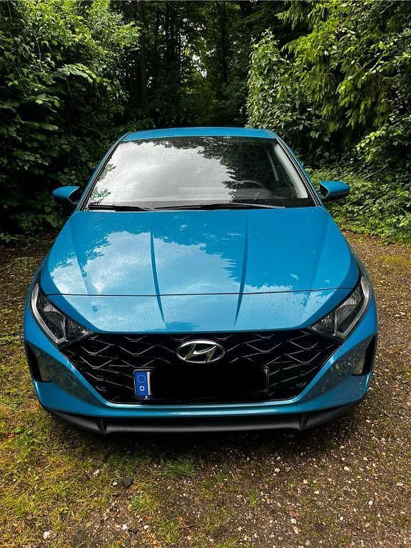 Blau Gebraucht 2022 Hyundai i20 Edition 30+ Kleinwagen | 16.900 € (Fairer Preis) - Bild 1/4