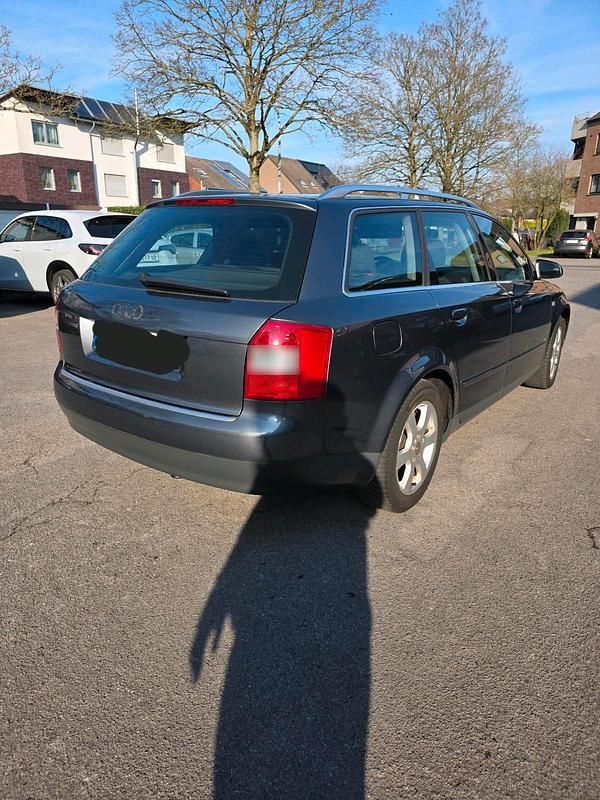 Gebraucht Audi A4 Comfort 131 PS (96 kW) 2003 Grau Kombi