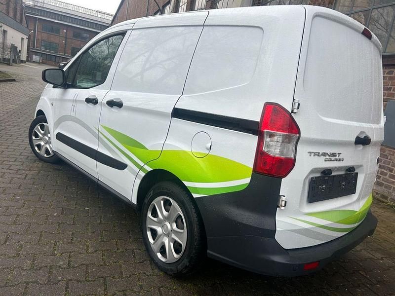 Gebraucht Ford Transit Trend 101 PS (74 kW) 2019 Weiß Van / Kleinbus